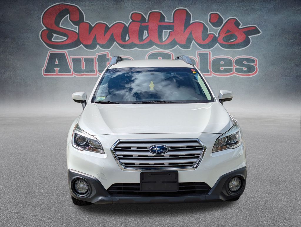 2016 Subaru Outback Premium photo 2