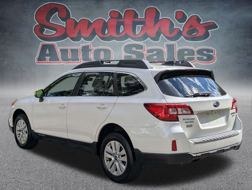 2016 Subaru Outback Premium photo 4