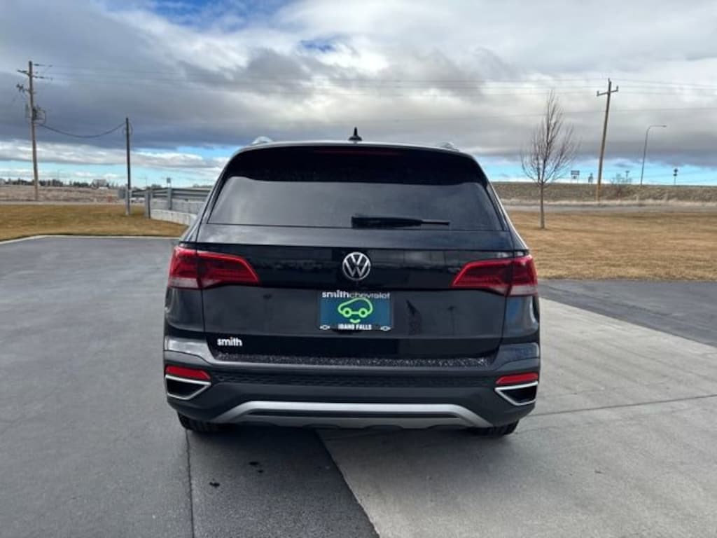 Used 2022 Volkswagen Taos 1.5T SE SUV