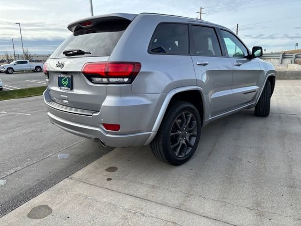 Used 2020 Jeep Grand Cherokee Altitude 4X4 SUV