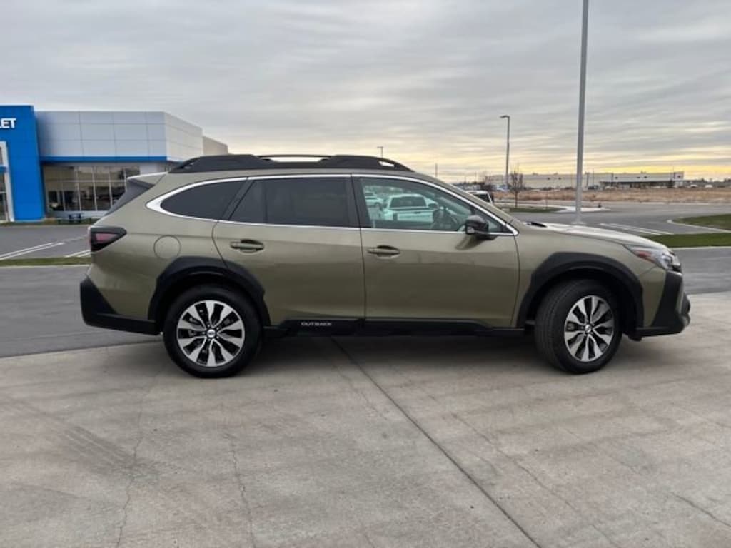 Used 2023 Subaru Outback Limited SUV