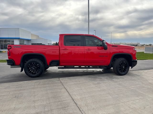 2025 Chevrolet Silverado 3500HD LT photo 2