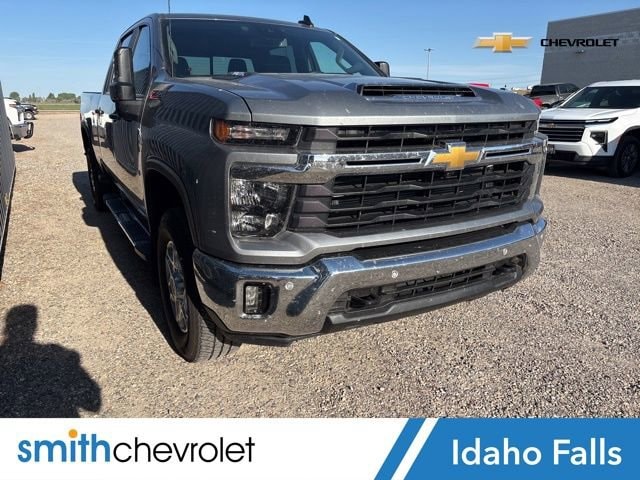 2025 Chevrolet Silverado HD LT 4WD Crew Cab Standard Box SRW's photo
