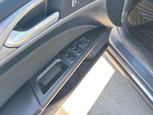 2020 Ford Fusion SE - Photo 11