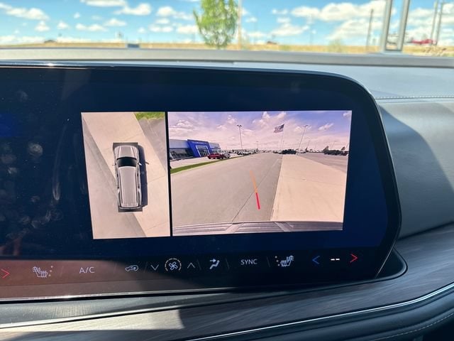 2025 Chevrolet Suburban Z71 - Photo 20