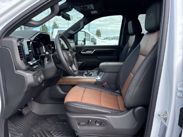 2026 Chevrolet Silverado 3500HD High Country - Photo 9