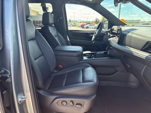 2025 Chevrolet Suburban Z71 - Photo 22