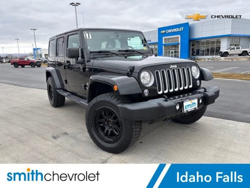 Used 2017 Jeep Wrangler Unlimited Sahara 4x4 SUV