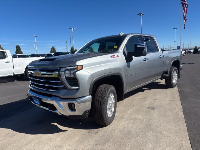 2026 Chevrolet Silverado 3500 HD LTZ - Photo 7