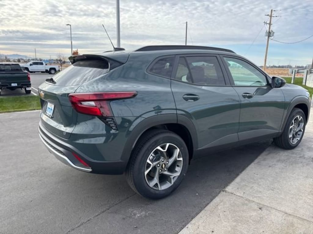 New 2025 Chevrolet Trax LT SUV