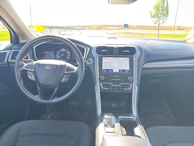 2020 Ford Fusion SE - Photo 12