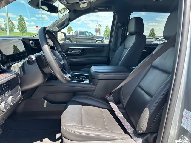 2025 Chevrolet Suburban Z71 - Photo 9