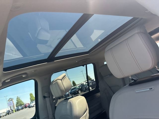 2022 Jeep Grand Wagoneer Series I - Photo 22