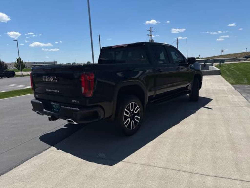 Used 2025 GMC Sierra 1500 AT4 Truck