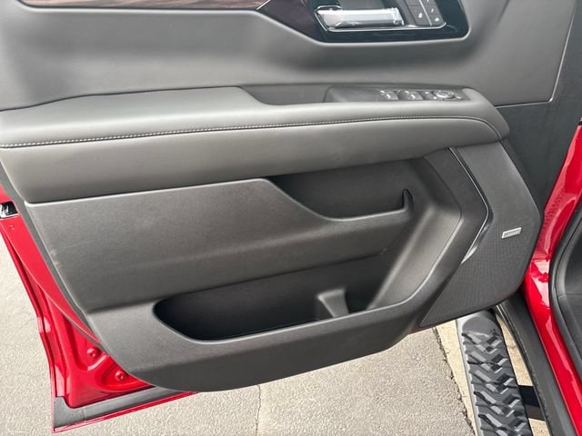 2026 Chevrolet Tahoe Z71 - Photo 10