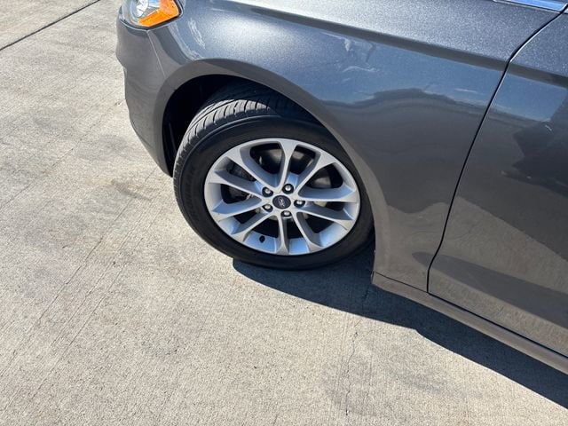 2020 Ford Fusion SE - Photo 26