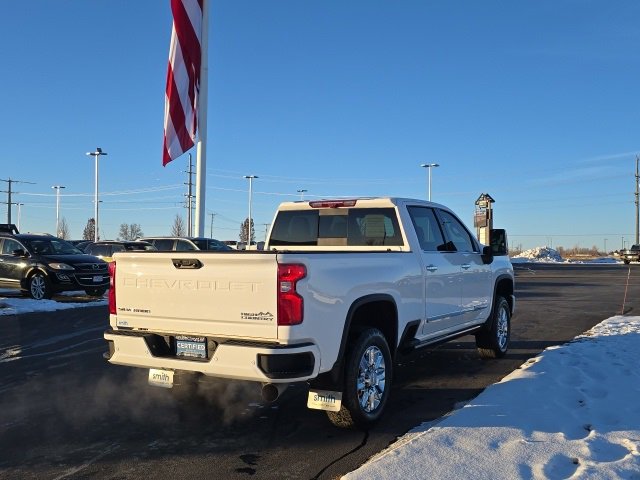 2024 Chevrolet Silverado 3500HD High Country photo 3