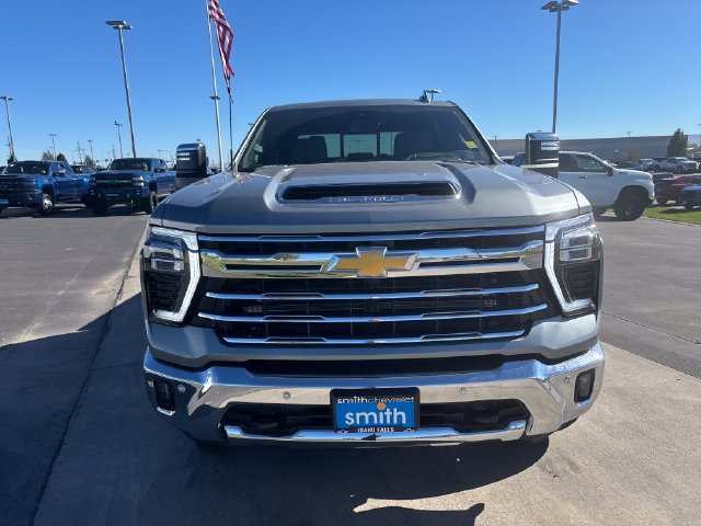 2026 Chevrolet Silverado 3500 HD LTZ - Photo 8