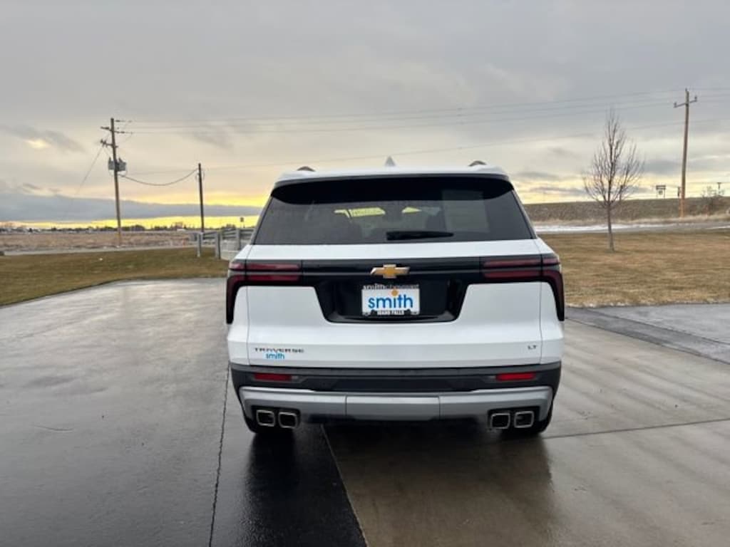 Used 2024 Chevrolet Traverse LT SUV