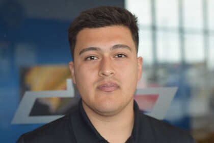 Staff member MAURO HERNANDEZ from ID_5ed76f