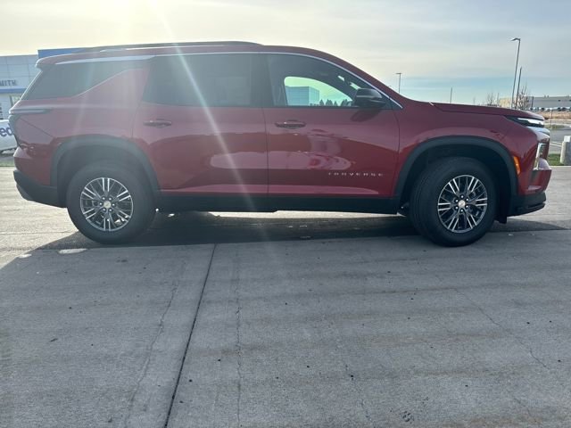 2026 Chevrolet Traverse photo 2