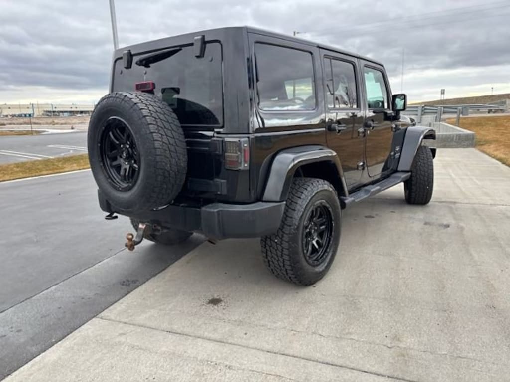 Used 2017 Jeep Wrangler Unlimited Sahara 4x4 SUV