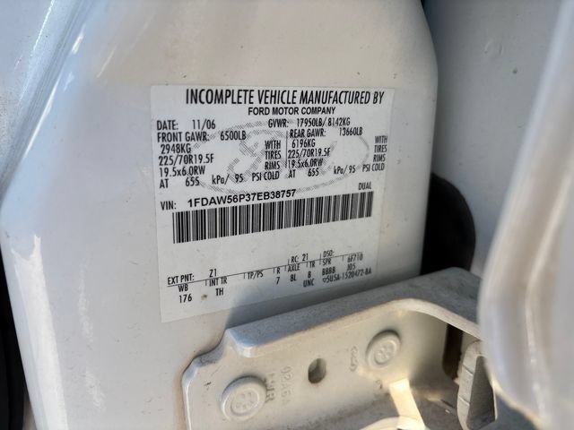 2007 Ford F-550 - Photo 29