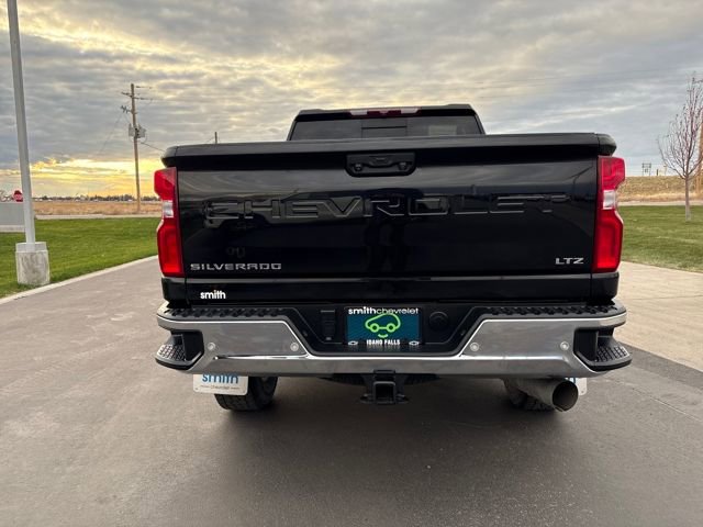 2022 Chevrolet Silverado 3500HD LTZ photo 4