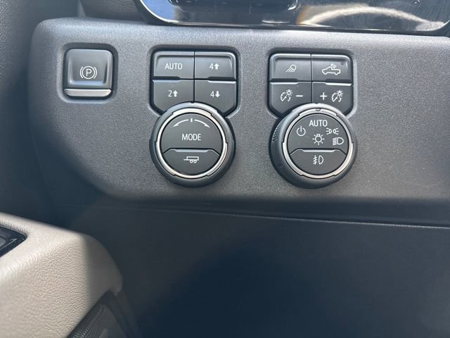 2023 Chevrolet Silverado 1500 ZR2 - Photo 17