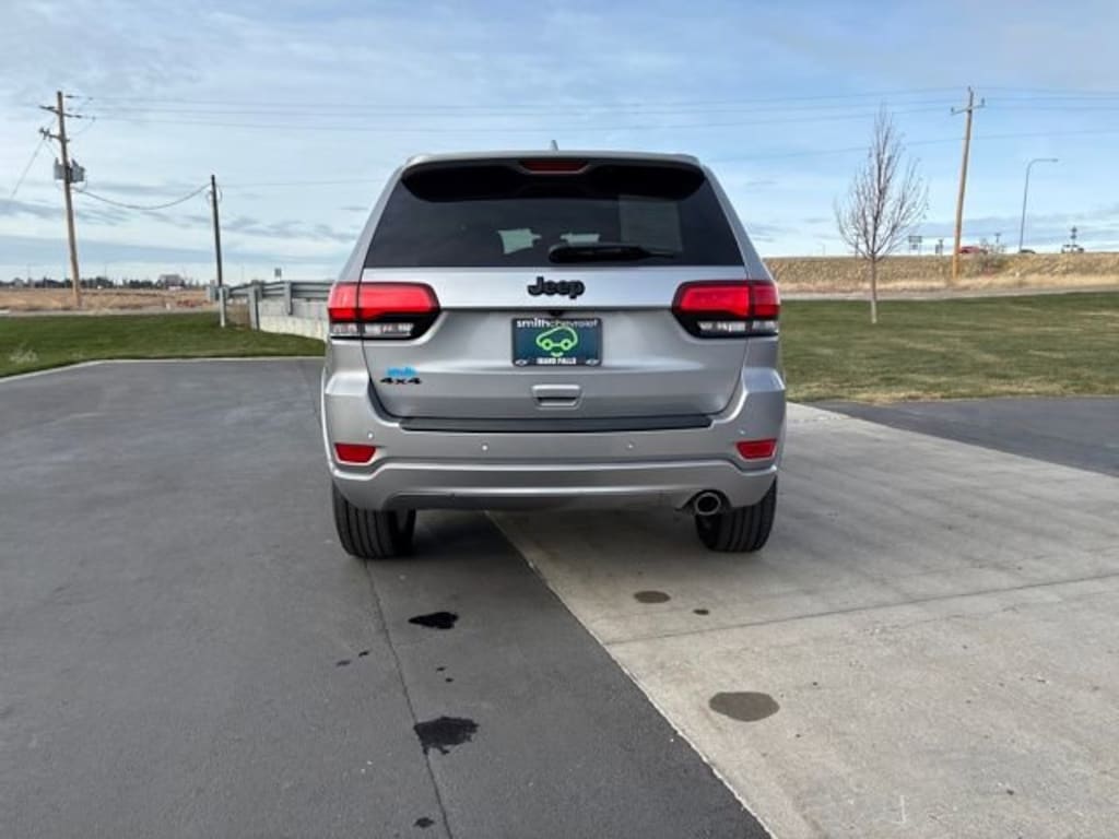 Used 2020 Jeep Grand Cherokee Altitude 4X4 SUV
