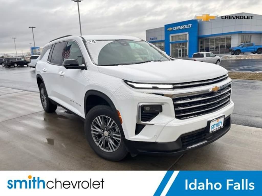 Used 2024 Chevrolet Traverse LT SUV