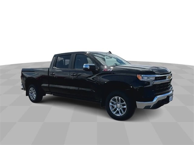 2025 Chevrolet Silverado 1500 LT photo 2