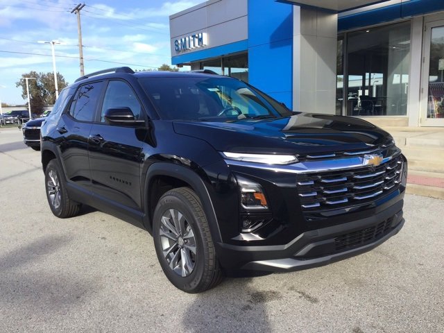 2026 Chevrolet Equinox LT photo 2