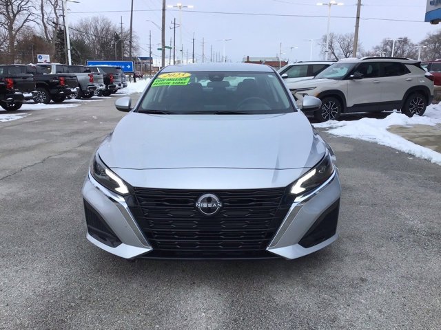 2023 Nissan Altima 2.5 SV photo 3