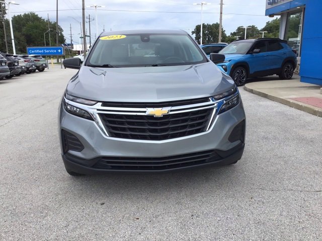 2023 Chevrolet Equinox LS photo 3