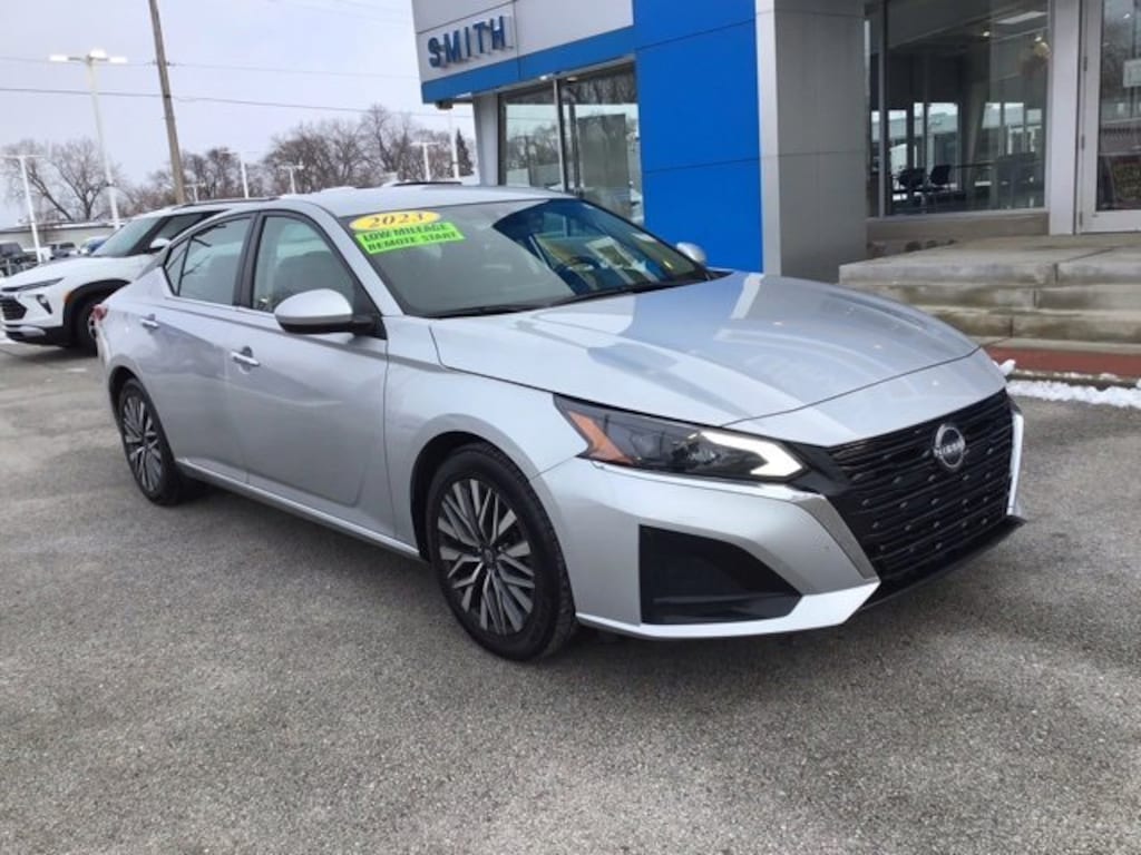 Used 2023 Nissan Altima 2.5 SV