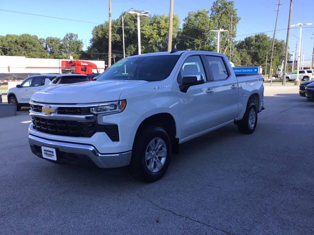 2025 Chevrolet Silverado 1500 LT photo 4