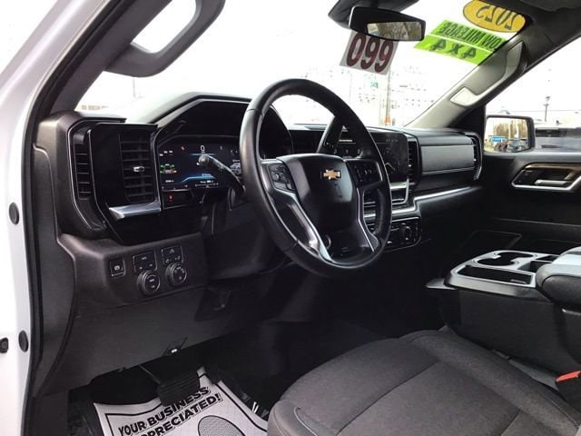 2025 Chevrolet Silverado 1500 LT - Photo 18