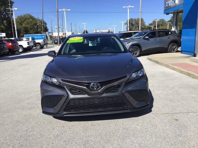 2023 Toyota Camry SE photo 3