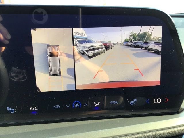 2025 Chevrolet Traverse LT - Photo 23