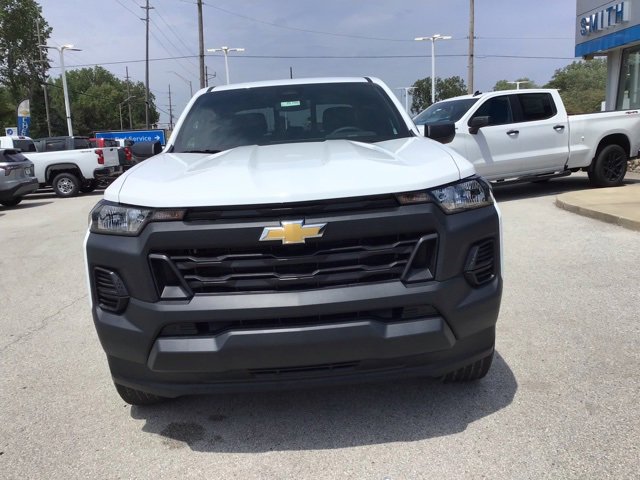 2025 Chevrolet Colorado LT photo 2