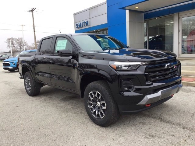 2025 Chevrolet Colorado Z71 photo 2