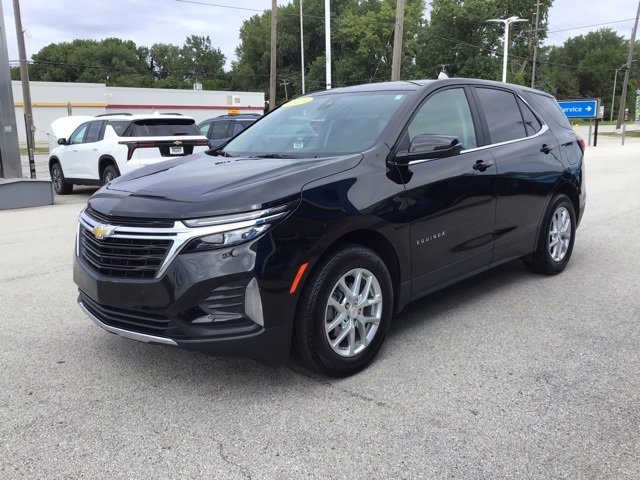 2023 Chevrolet Equinox LT photo 2