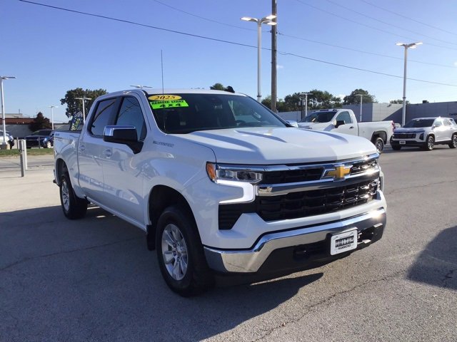 2025 Chevrolet Silverado 1500 LT photo 2