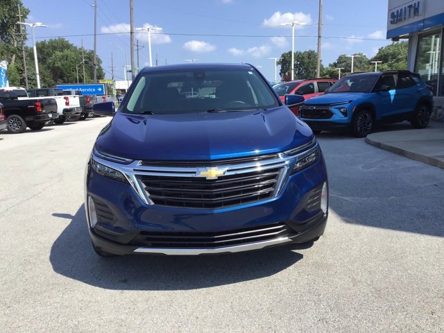 2023 Chevrolet Equinox LT photo 2