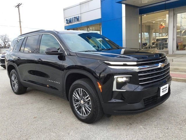 2026 Chevrolet Traverse photo 2