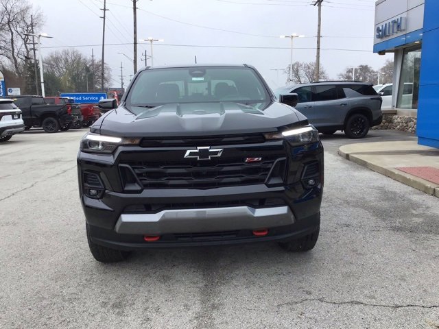 2025 Chevrolet Colorado Z71 photo 3