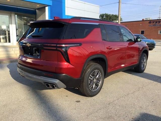 2025 Chevrolet Traverse LT - Photo 13