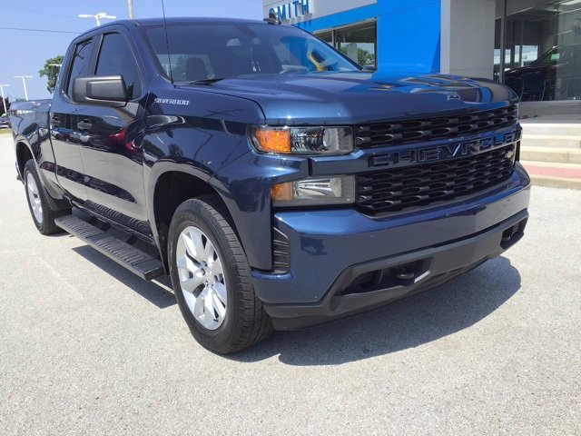 2021 Chevrolet Silverado 1500 Custom photo 2