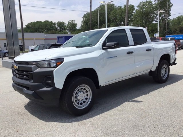 2025 Chevrolet Colorado LT photo 3